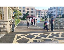 秋季开学首日：通元保安坚守岗位 守护校园平安